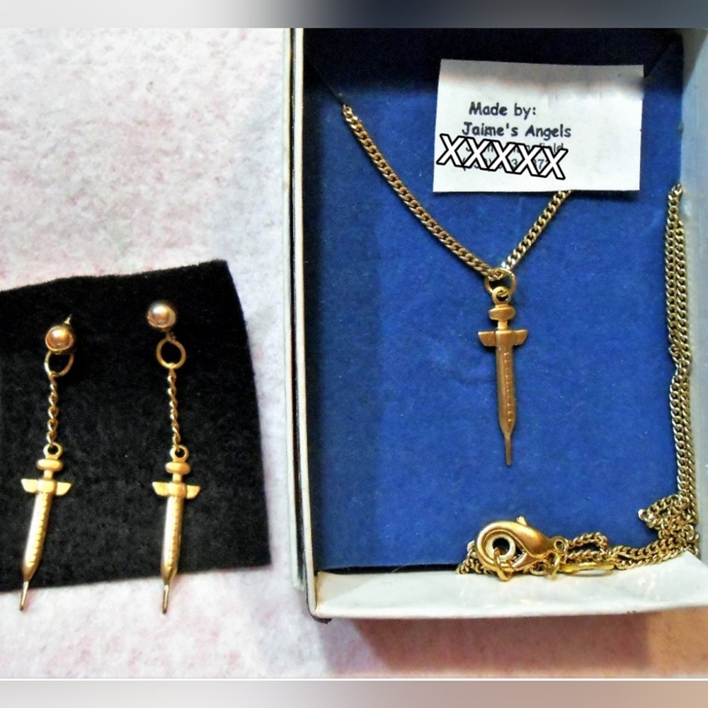 SyringeShot Novelty Necklace Set